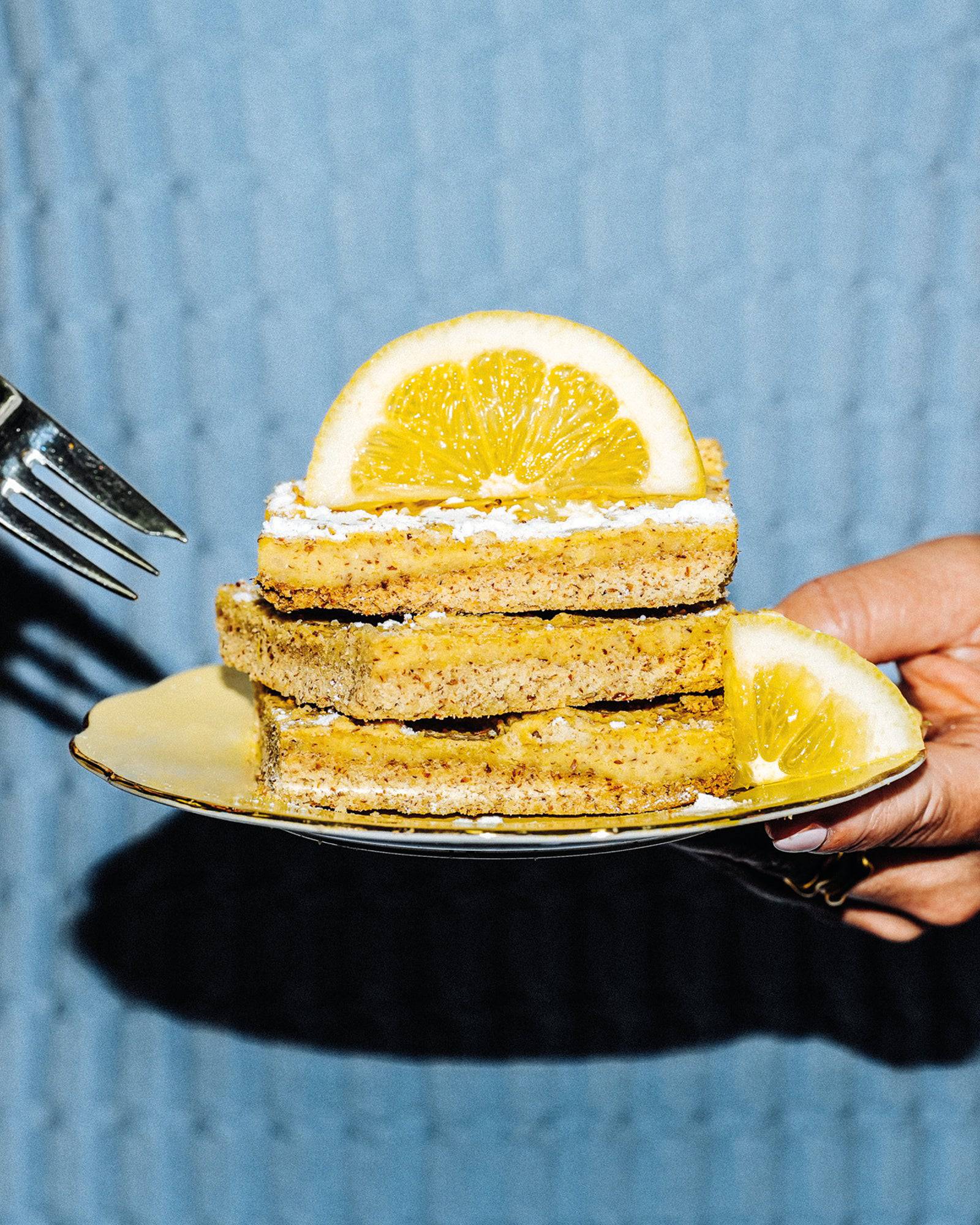 Honestly Good Lemon Slice baking ingredient, sliced lemon pieces in a 240g container for baking and dessert recipes.